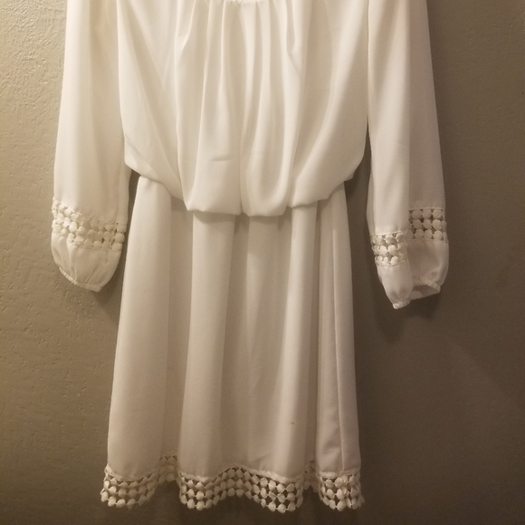 Dress - Picture 3 of 4